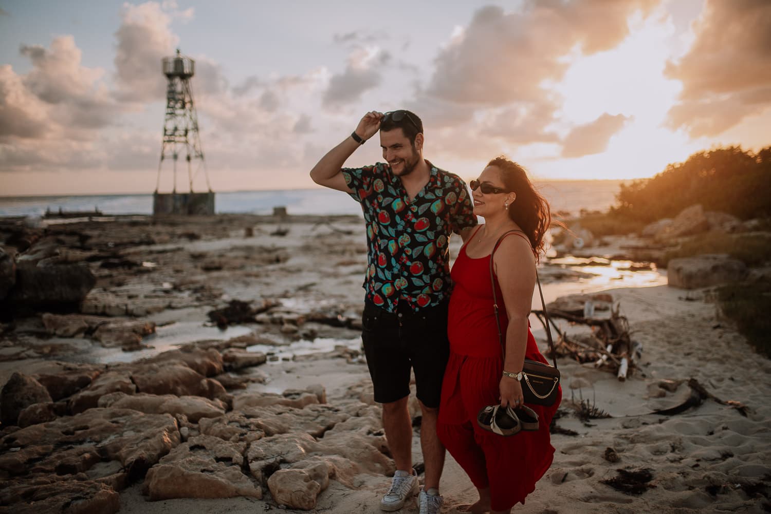 Fotografía de save the date en Cancun por fotógrafo de bodas destino en México